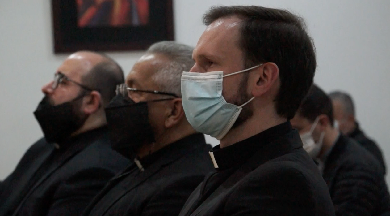 sacerdotes