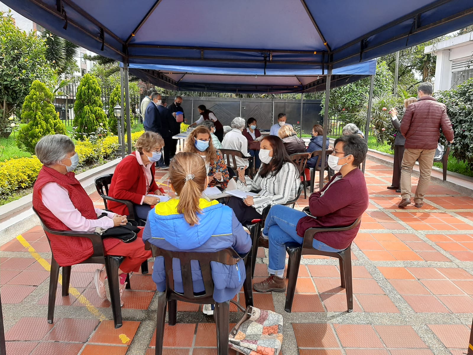 Ejercicio de escucha durante Asamblea Arquidiocesana, modalidad arciprestal, 2021.