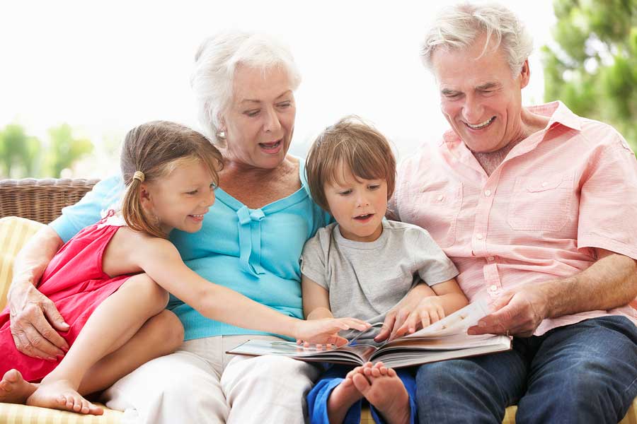 Abuelos y nietos