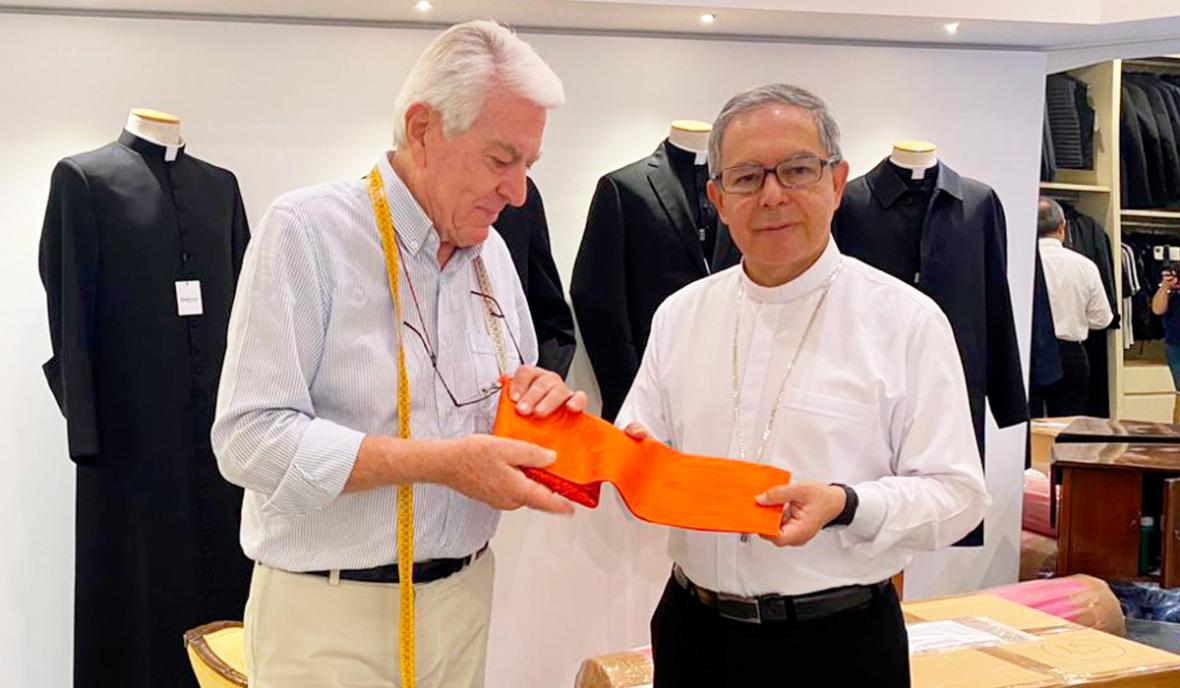 traje cardenalicio