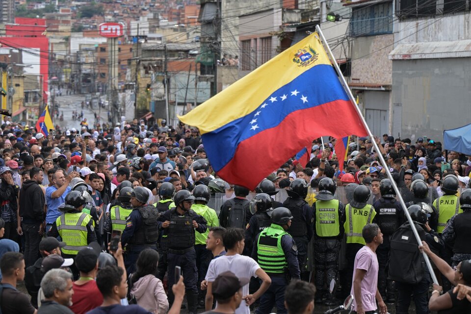 Diálogo y participación para superar la situación en Venezuela: Santa Sede