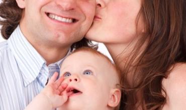 https://arquimedia.s3.amazonaws.com/2/doris/nino-padre-familia-felicidad-grupo-baby-face-121-17374jpeg.jpeg