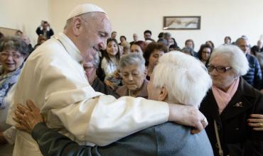 Papa y ancianos
